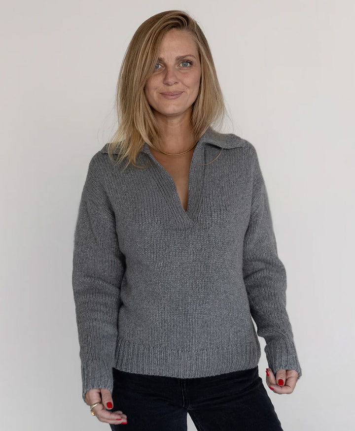 Strickpullover - V-Neck Sweater - Kaschmir - Grau