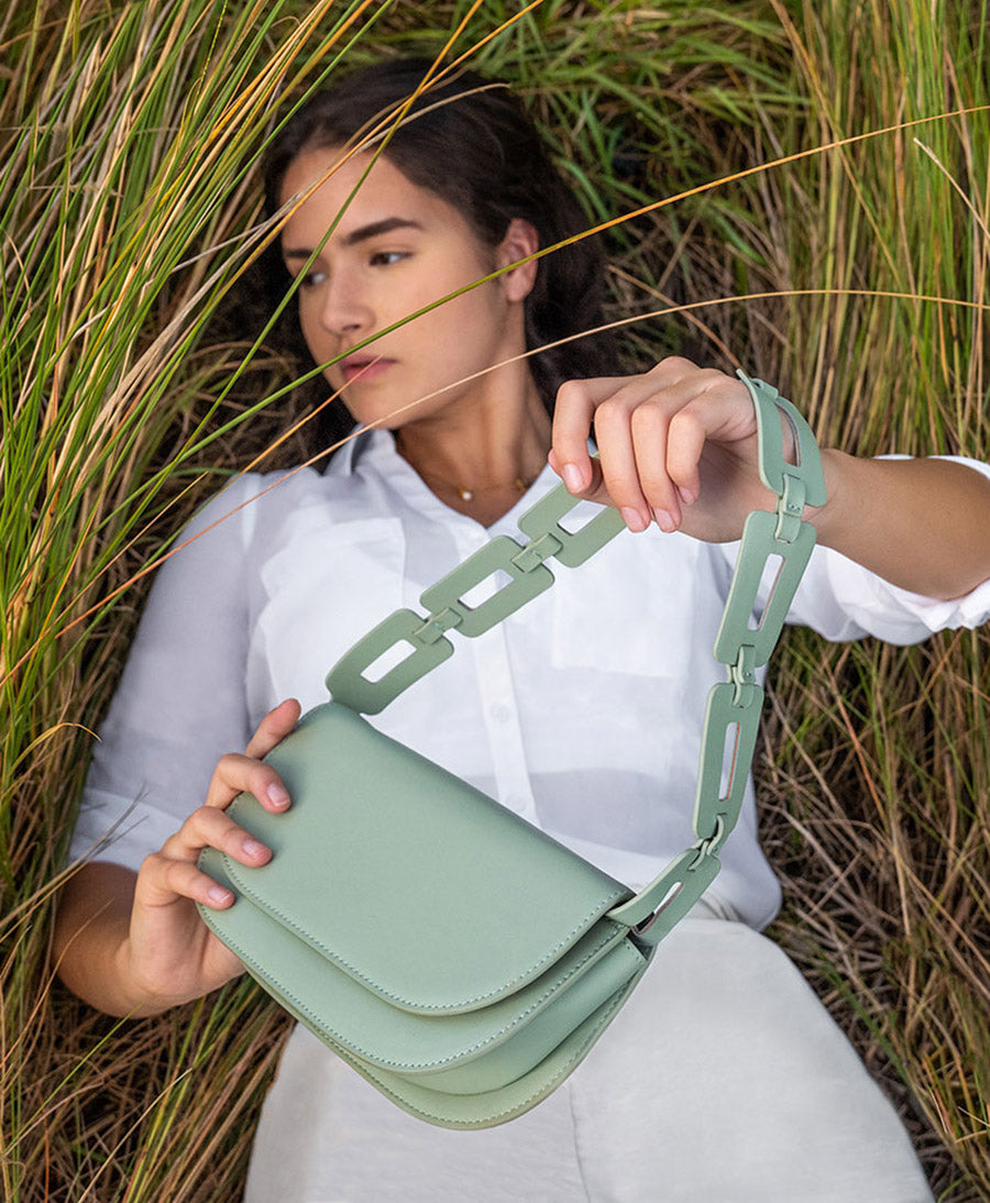 Umhängetasche INEZ aus veganem Leder - Mint
