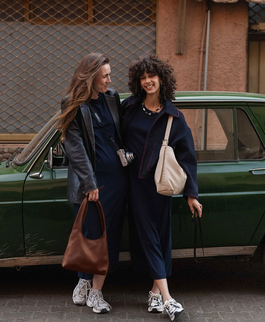 Knot Bag aus Leder NAIMA - Dunkelbraun