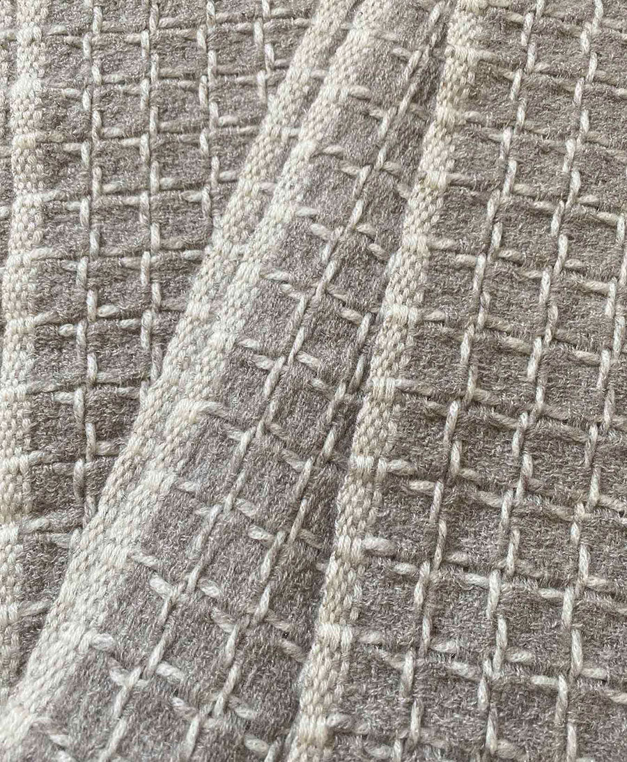 Schal / Halstuch aus Kaschmir - grau / weiss