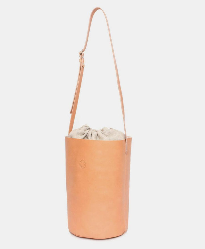 Grosse Bucket Bag aus Leder - Natur