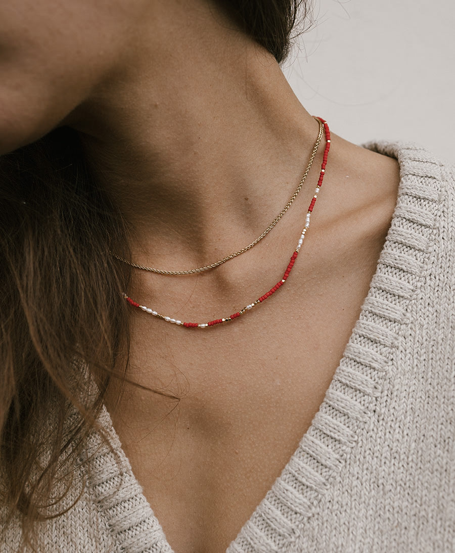 Rote Halskette mit Perlen - Mae Rouge Pearl