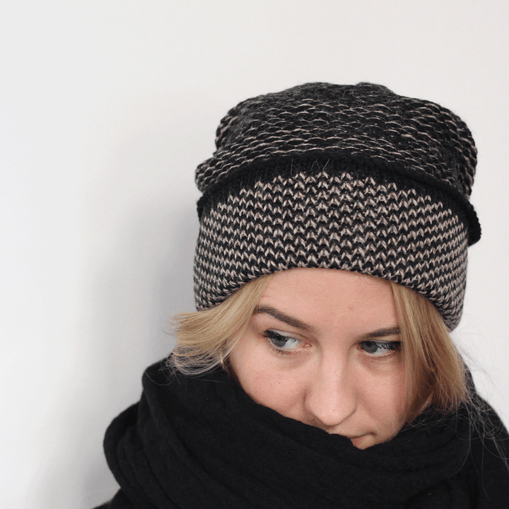 Schal aus Wolle - WOOL CLOUD - russ/schwarz