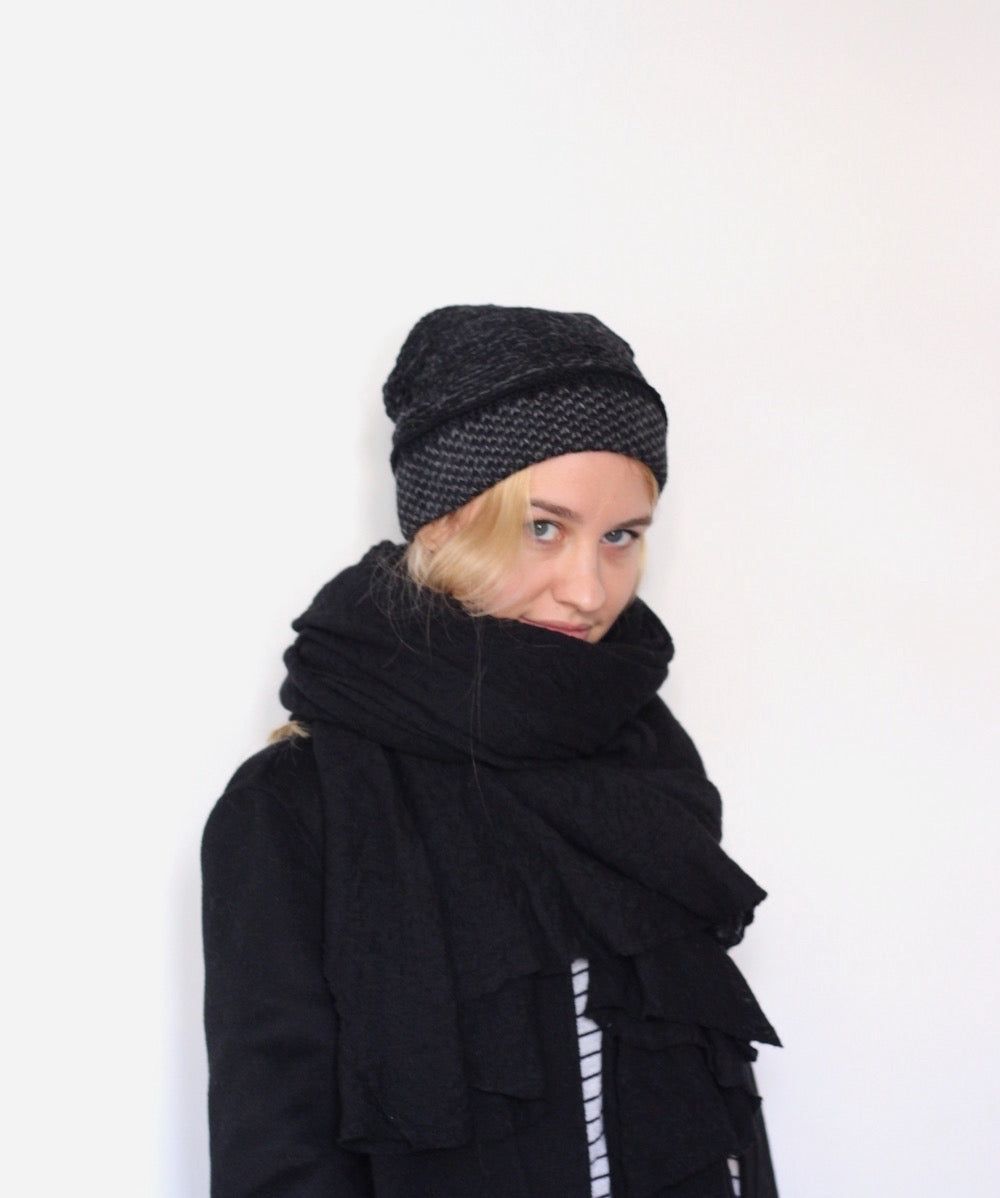 Schal aus Wolle - WOOL CLOUD - russ/schwarz