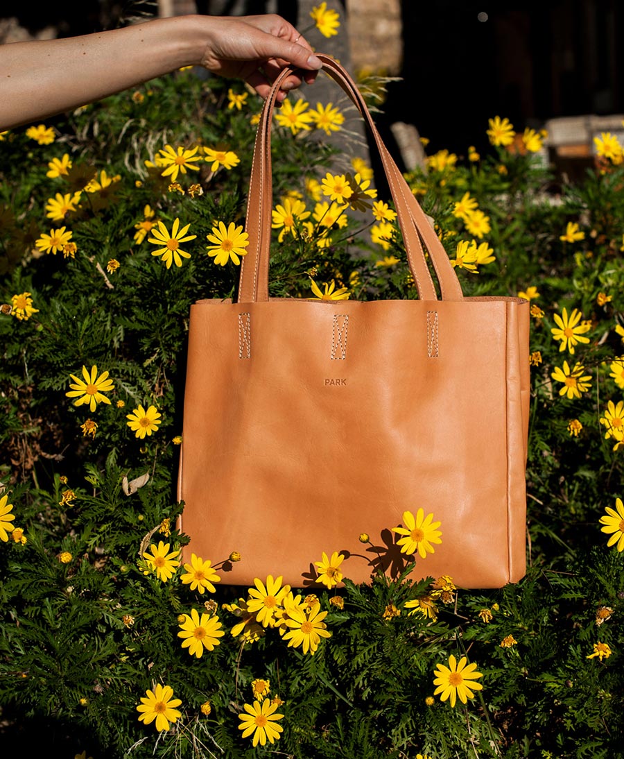 Park  Schultertasche Tote Bag aus naturfarbenem Leder –