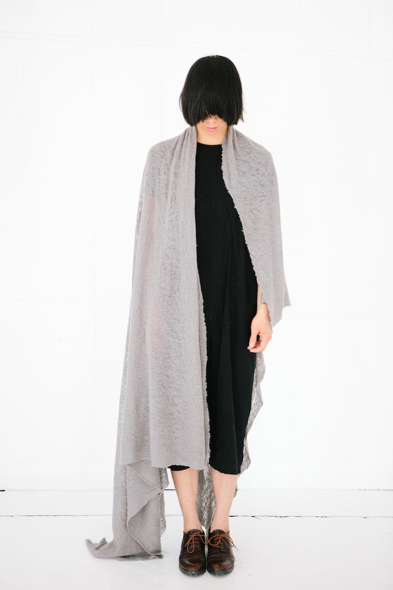 Schal aus Wolle - WOOL CLOUD - russ/schwarz