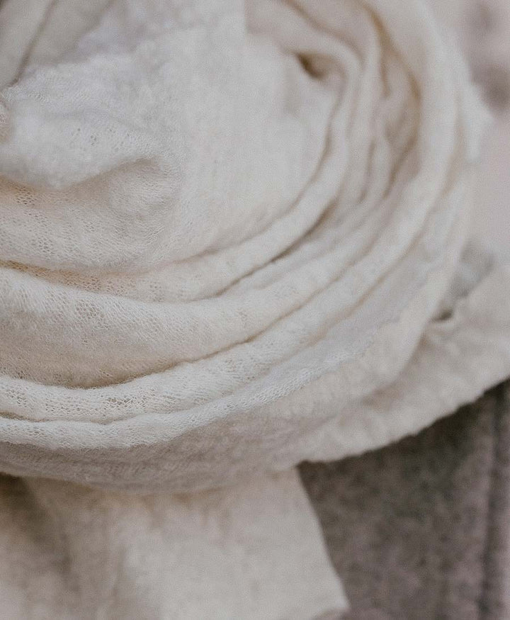 Schal aus Wolle - Medium WOOL CLOUD - bone